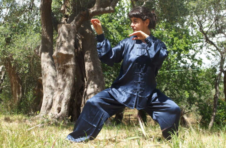 Pratica di Qigong all’aperto – corso triennale AMAL Genova